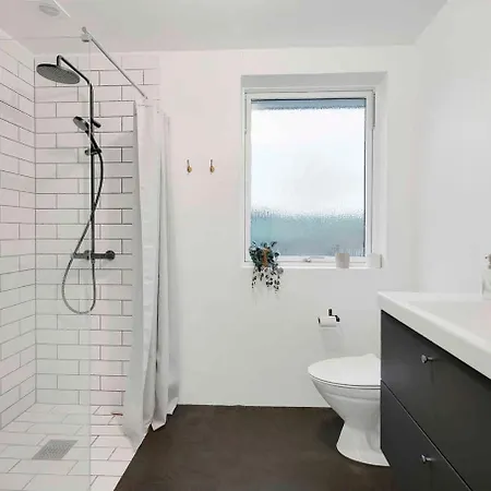 Beautiful Newly Renovated Summer House By The Sea Holiday home