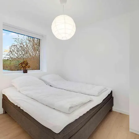 Beautiful Newly Renovated Summer House By The Sea Holiday home *