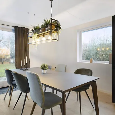 Schönes Neu Renoviertes Sommerhaus Am
